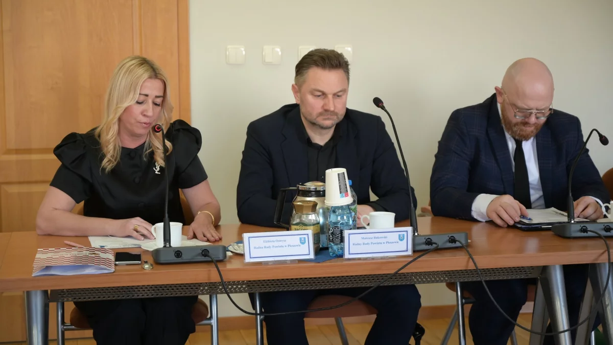 Stanęli po stronie radnego. Nie zgodzili się na obniżenie pensji