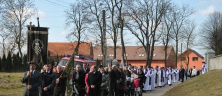 Brzezie. Pożegnali dawnego proboszcza - Zdjęcie główne