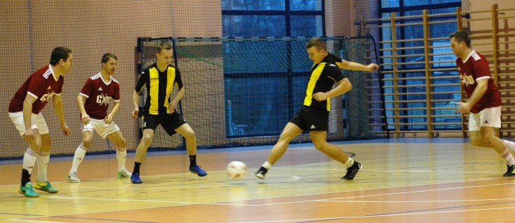 Futsal Liga Gołuchów: porażki dwóch czołowych drużyn - Zdjęcie główne