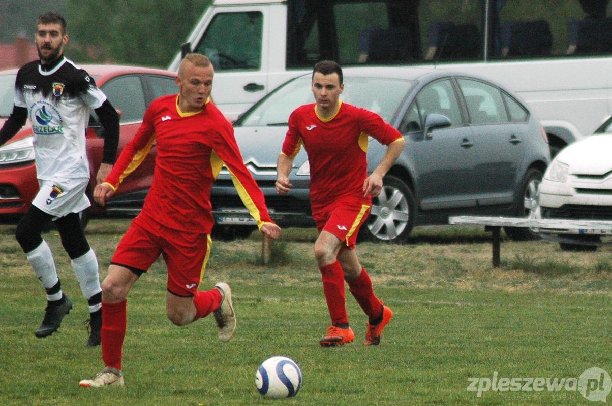 Żaki Taczanów - Pelikan Nowy Karolew - Zdjęcie główne