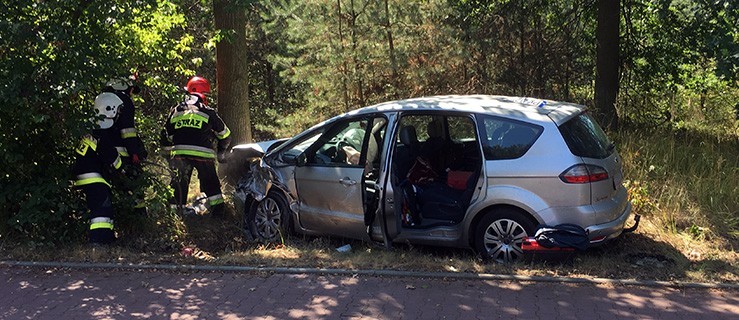 Dwa auta w rowie. Wypadek na "12". Korki [ZDJĘCIA] - Zdjęcie główne