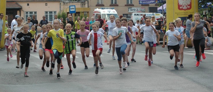 Kolarze i biegacze rywalizowali w Dobrzycy [ZDJĘCIA] - Zdjęcie główne