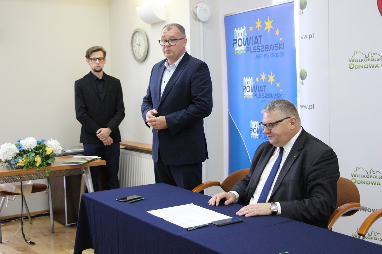 Podpisanie umów Pięknieje Wielkopolska Wieś - Zdjęcie główne