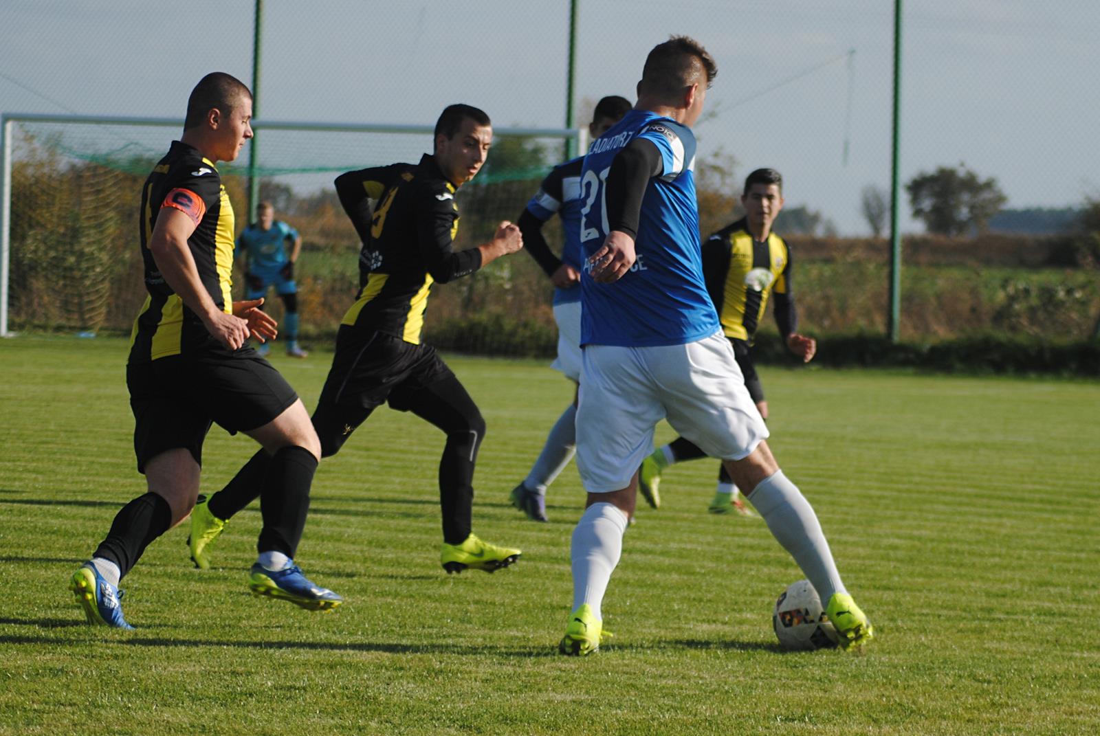 Gladiatorzy Pieruszyce - Czarni Wierzbno 2:1