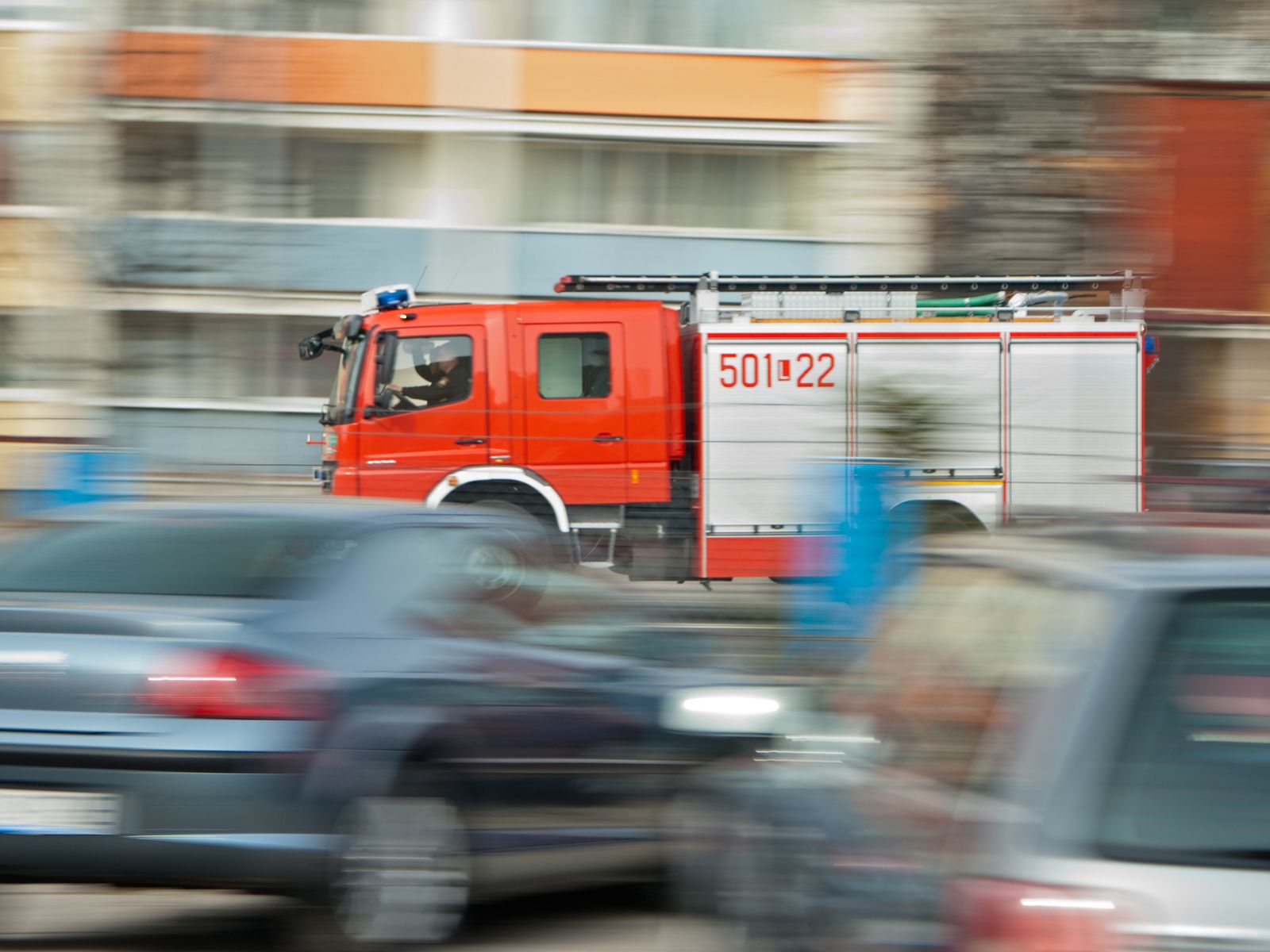 Gmina Dobrzyca. Strażacy weszli do mieszkania. W środku znaleziono zwłoki - Zdjęcie główne