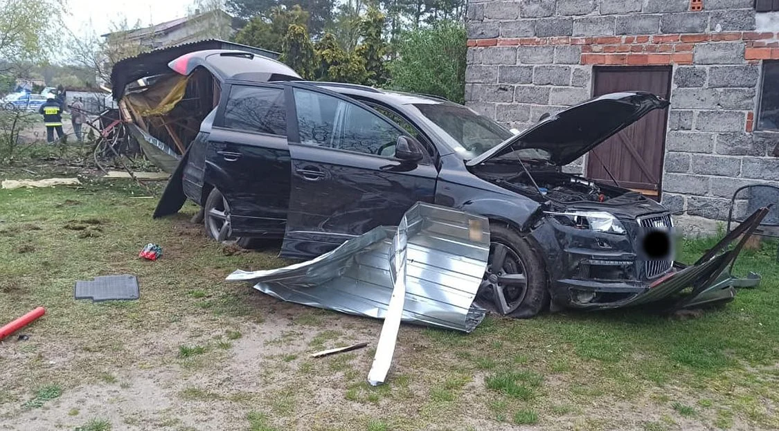 Pijany 44-latek z powiatu pleszewskiego uciekał przed policją. Staranował ogrodzenie posesji - Zdjęcie główne