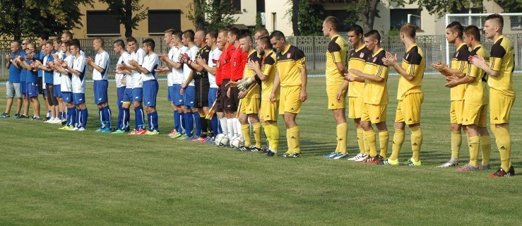 Upalne derby na inaugurację - Zdjęcie główne