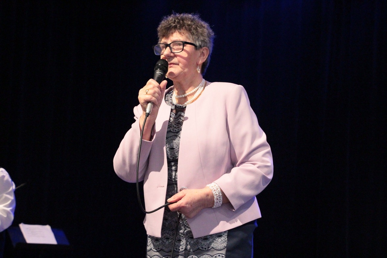 dzień kobiet dobrzyca - Zdjęcie główne