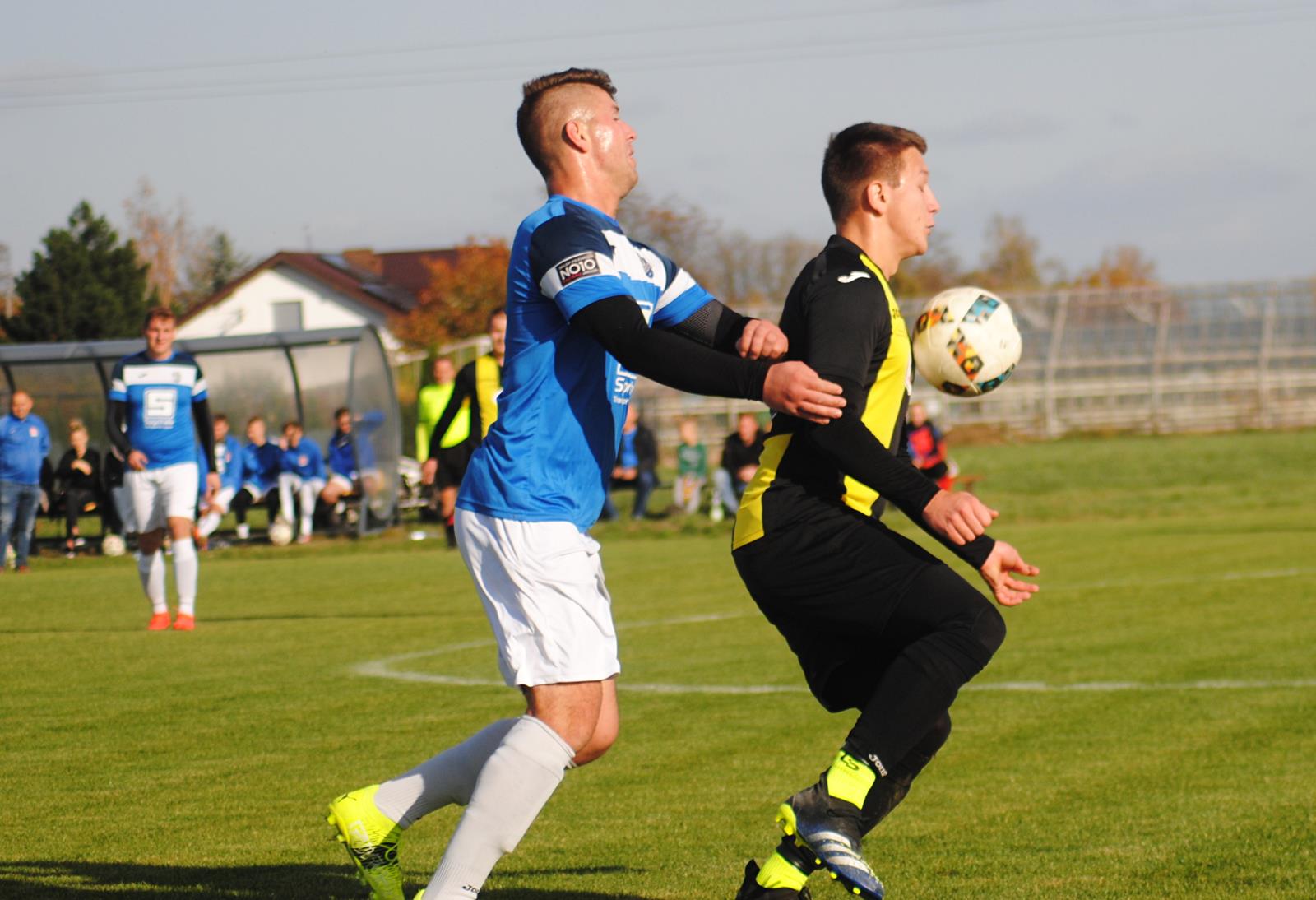 Gladiatorzy Pieruszyce - Czarni Wierzbno 2:1