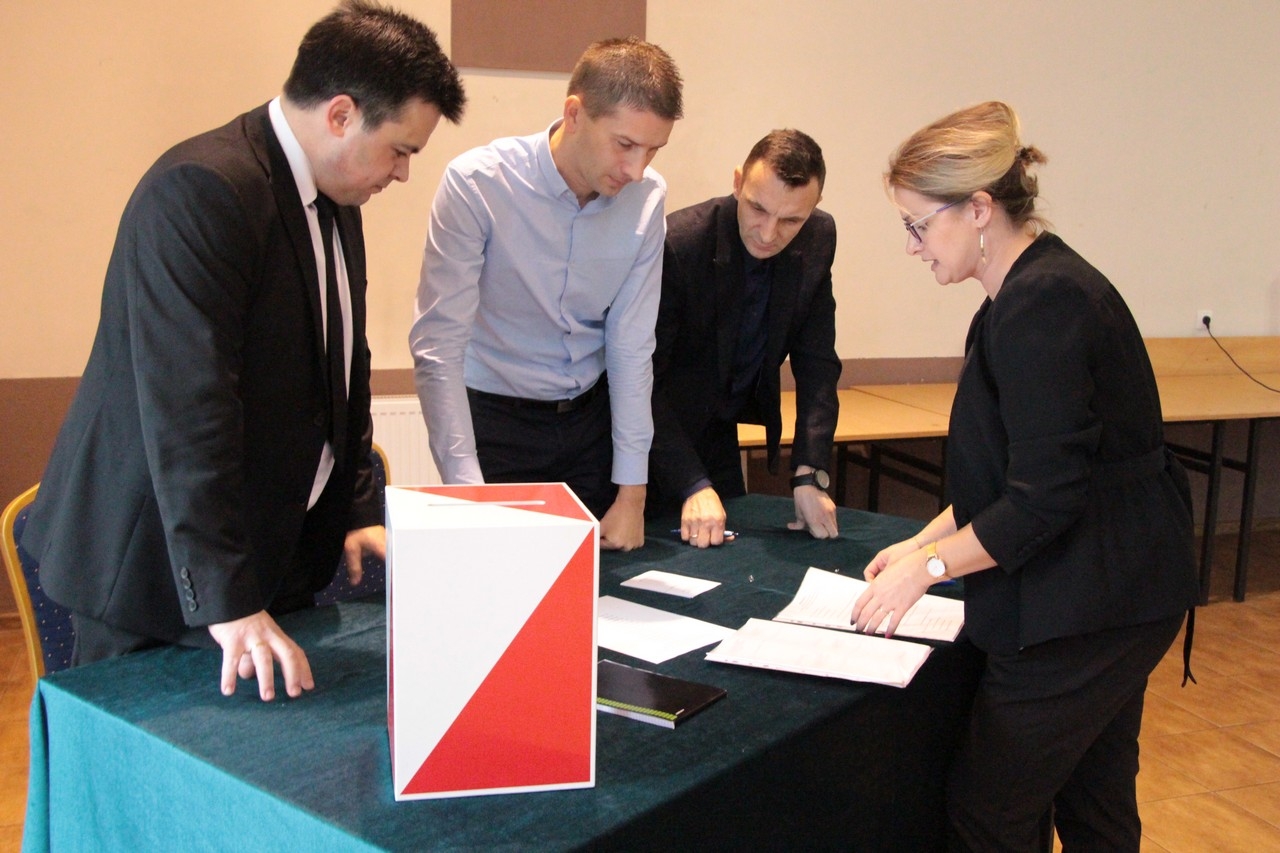 DOBRZYCA I SESJA - Zdjęcie główne