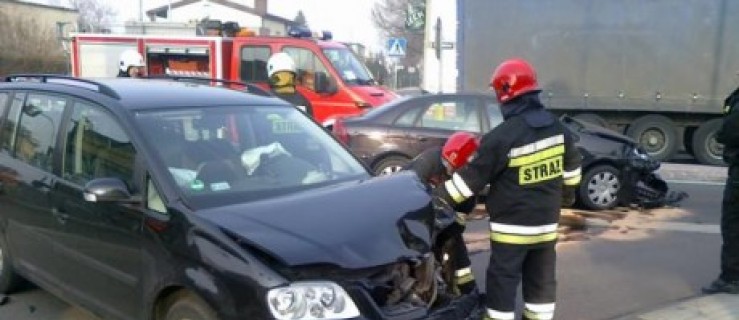 Kolizja na skrzyżowaniu - Zdjęcie główne