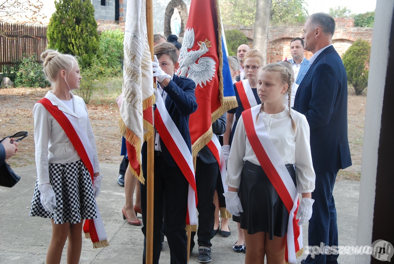 Nadanie imienia SP w Kwileniu - Zdjęcie główne