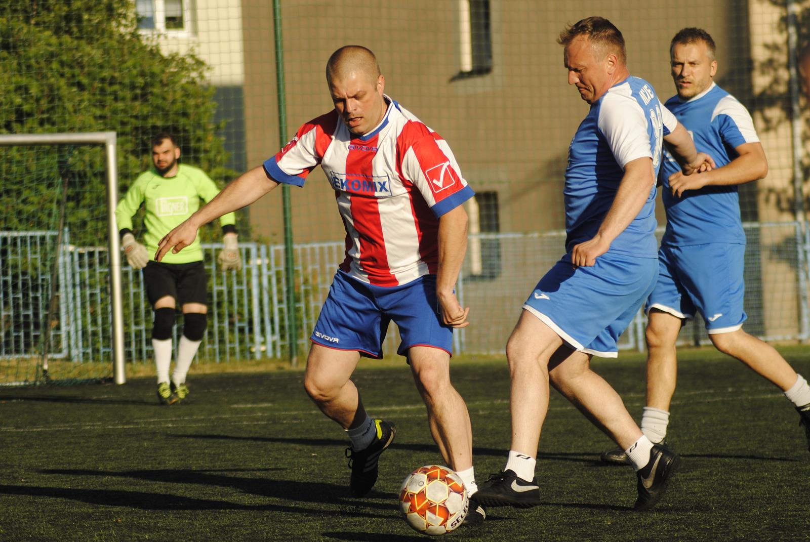 LIDER OLDBOYS CUP 35+. Remis w meczu o fotel lidera - Zdjęcie główne