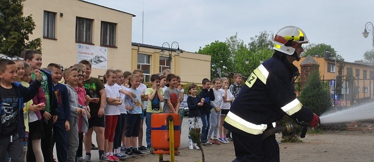 Strażacy u przedszkolaków i uczniów - Zdjęcie główne