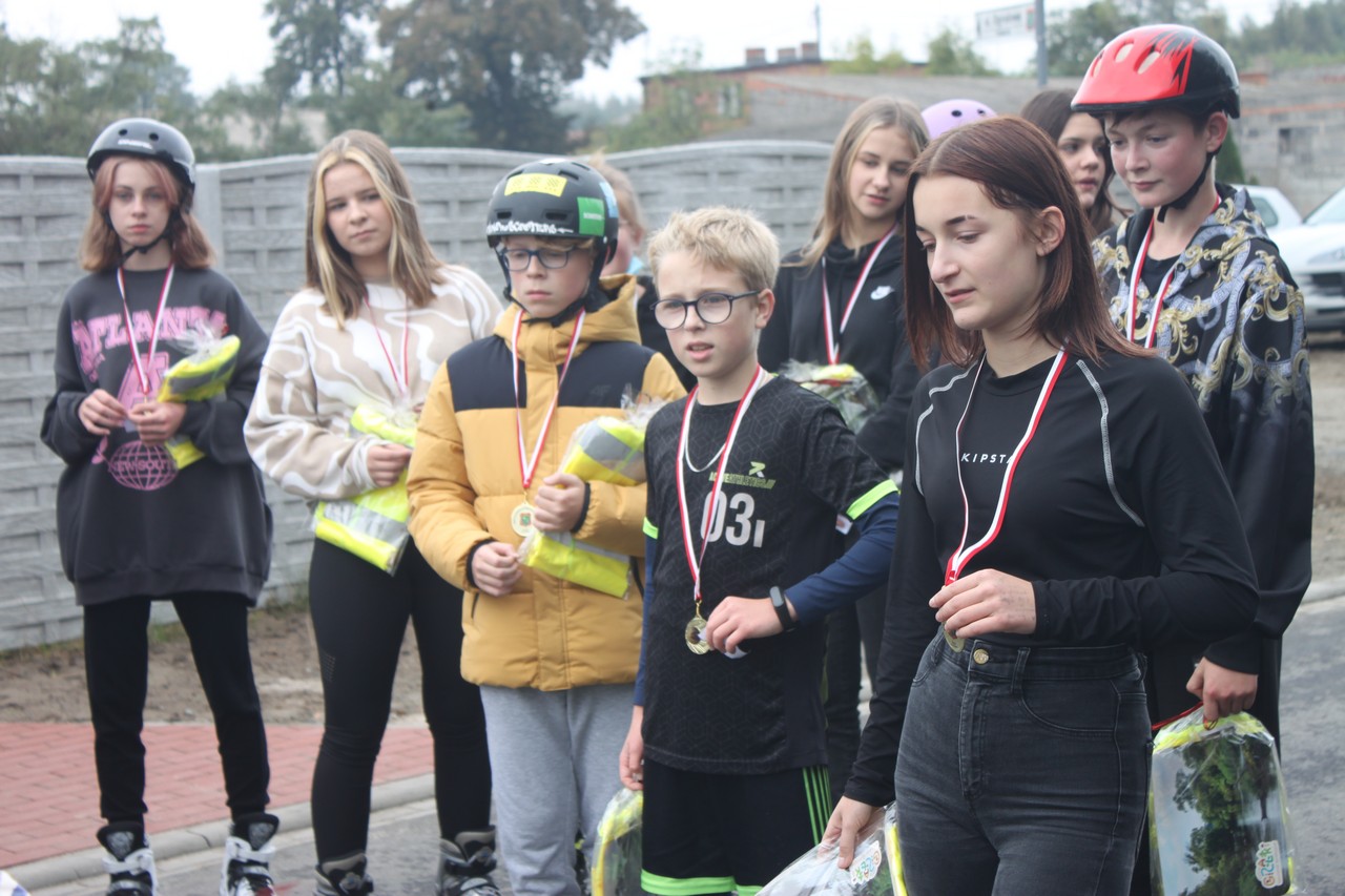 Otwarcie drogi Tomice – Szymanowice. Przetestowali ją młodzi rolkarze! [ZDJĘCIA] - Zdjęcie główne