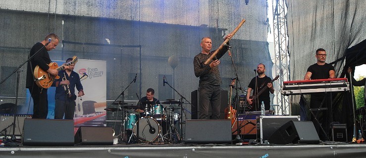 "Raz Dwa Trzy" na koniec festiwalu Tratwa - Zdjęcie główne