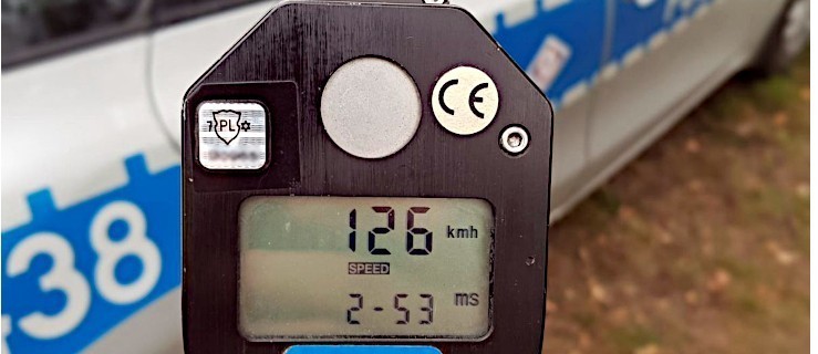 Jechał w terenie zabudowanym. Nagle pojawili się policjanci z radarem  - Zdjęcie główne