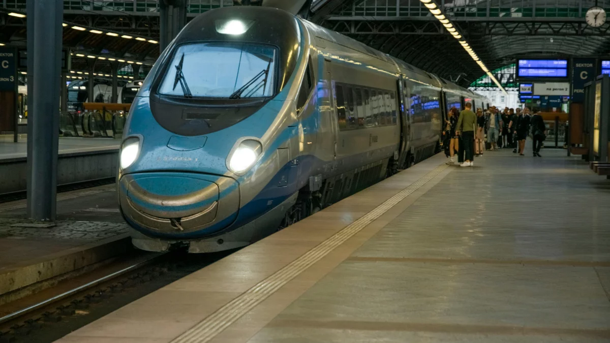 Bilety na pociąg Pendolino za złotówkę. PKP intercity ogłosiło promocję - Zdjęcie główne