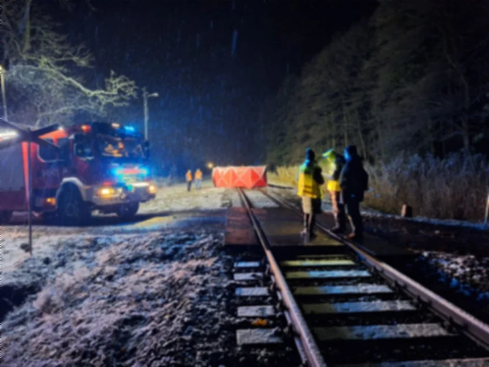 Tragedia na torach. 15-latek został śmiertelnie potrącony przez pociąg - Zdjęcie główne