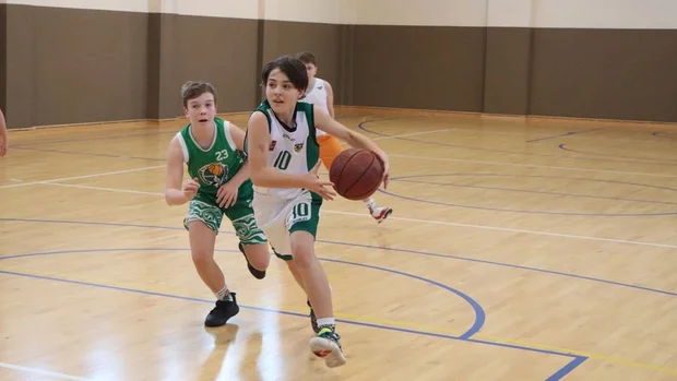 Młodzi koszykarze szkolą się w Kórniku - Zdjęcie główne