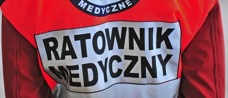 Nieprzeszkolony pracownik stracił rękę podczas pracy przy maszynie - Zdjęcie główne