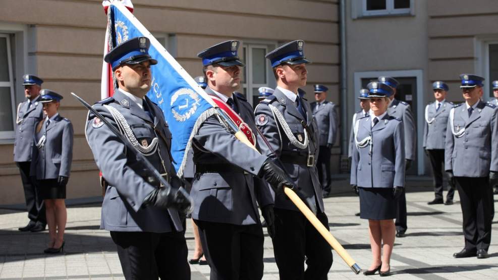 Wielkopolska policja zyskała 83 nowych oficerów [ZOBACZ ZDJĘCIA] - Zdjęcie główne