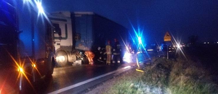 Śmiertelny wypadek na DK 12. Zderzenie osobówki z busem  - Zdjęcie główne