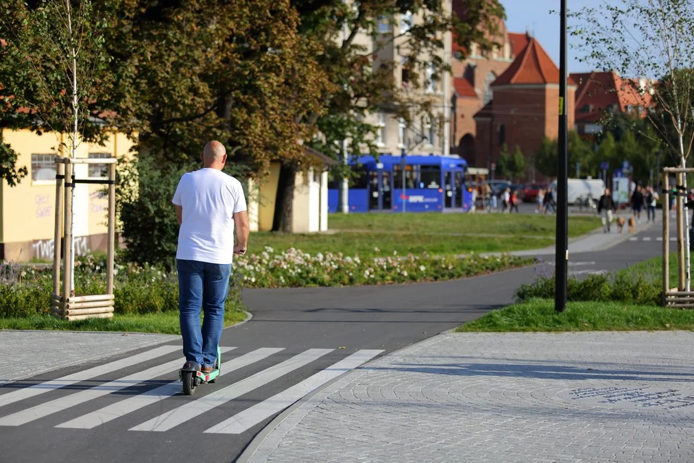 Jechali pijani… na hulajnodze elektrycznej. Słono za to zapłacą - Zdjęcie główne