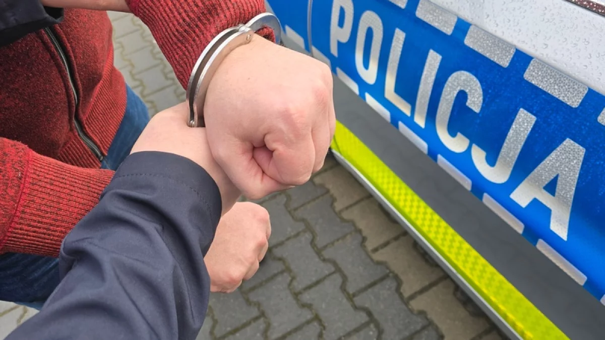 Wyszedł z lokalu i... dostał pięścią w twarz. Cios był tak mocny, iż mężczyzna ma złamaną szczękę
