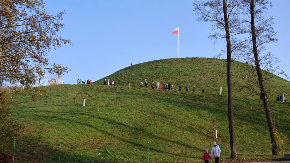 Kopiec Wolności otwarty w Święto Niepodległości. Zobacz Poznań z wyjątkowej perspektywy - Zdjęcie główne