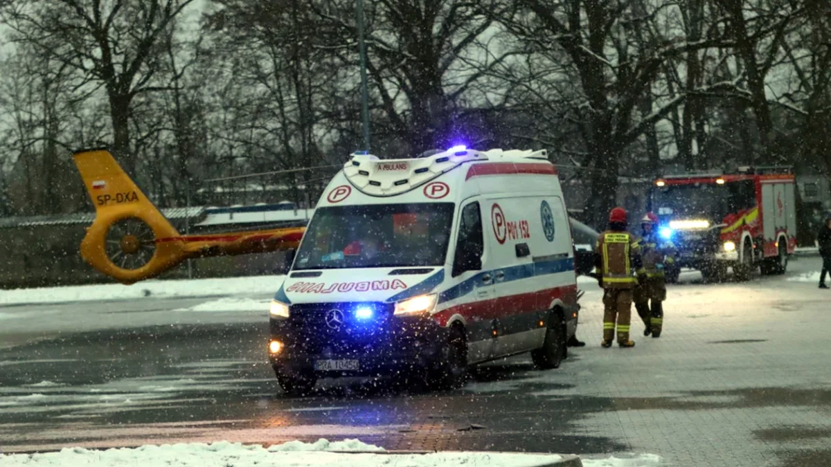 Potężny huk wywołał poruszenie wśród mieszkańców. Co wydarzyło się we wsi pod Rawiczem? - Zdjęcie główne