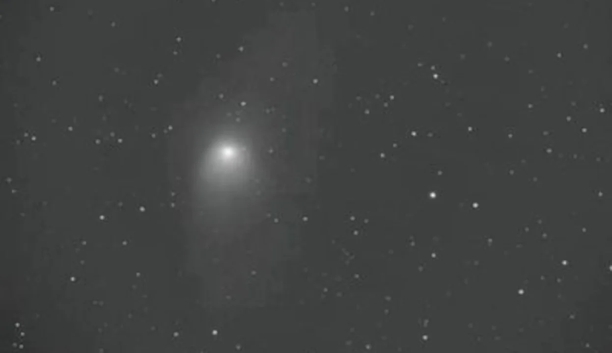 Zielona kometa coraz bliżej Ziemi. Rawiczaninowi udało się zrobić zdjęcie - Zdjęcie główne