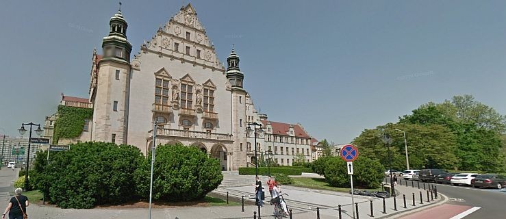 Alarm bombowy na UAM-ie w Poznaniu. Ewakuowano 300 osób - Zdjęcie główne