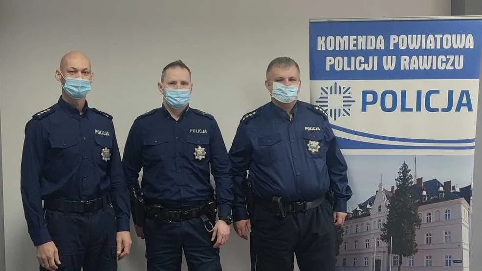 Policjanci z Rawicza uratowali 35-latka - Zdjęcie główne