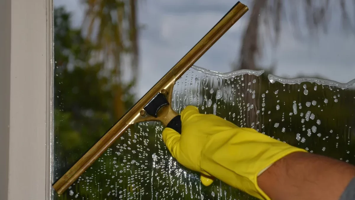 Wyczyść okna tym środkiem aptecznym. Długo pozostaną czyste i bez smug