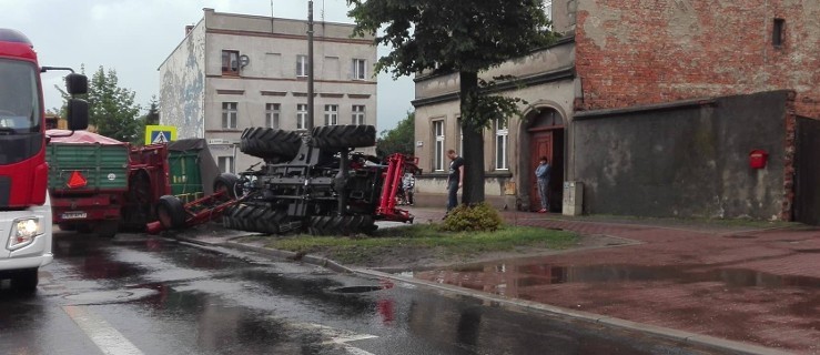 Ciężarówka przewróciła się w Krotoszynie - Zdjęcie główne