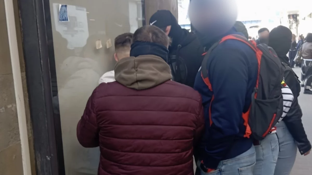 Nowa metoda oszustów. 55-latek widział twarz pracownika banku, ale ten człowiek nie istniał