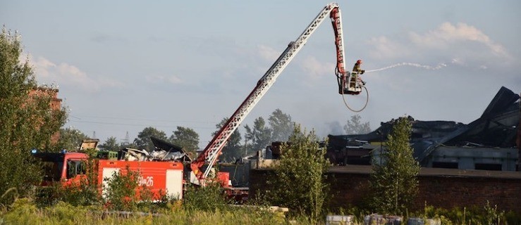 Ogromny pożar byłej cegielni w Krotoszynie [ZOBACZ WIDEO] - Zdjęcie główne