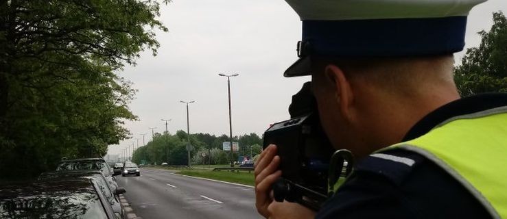 Pędził 139 km/h w terenie zabudowany. Stracił prawo jazdy - Zdjęcie główne