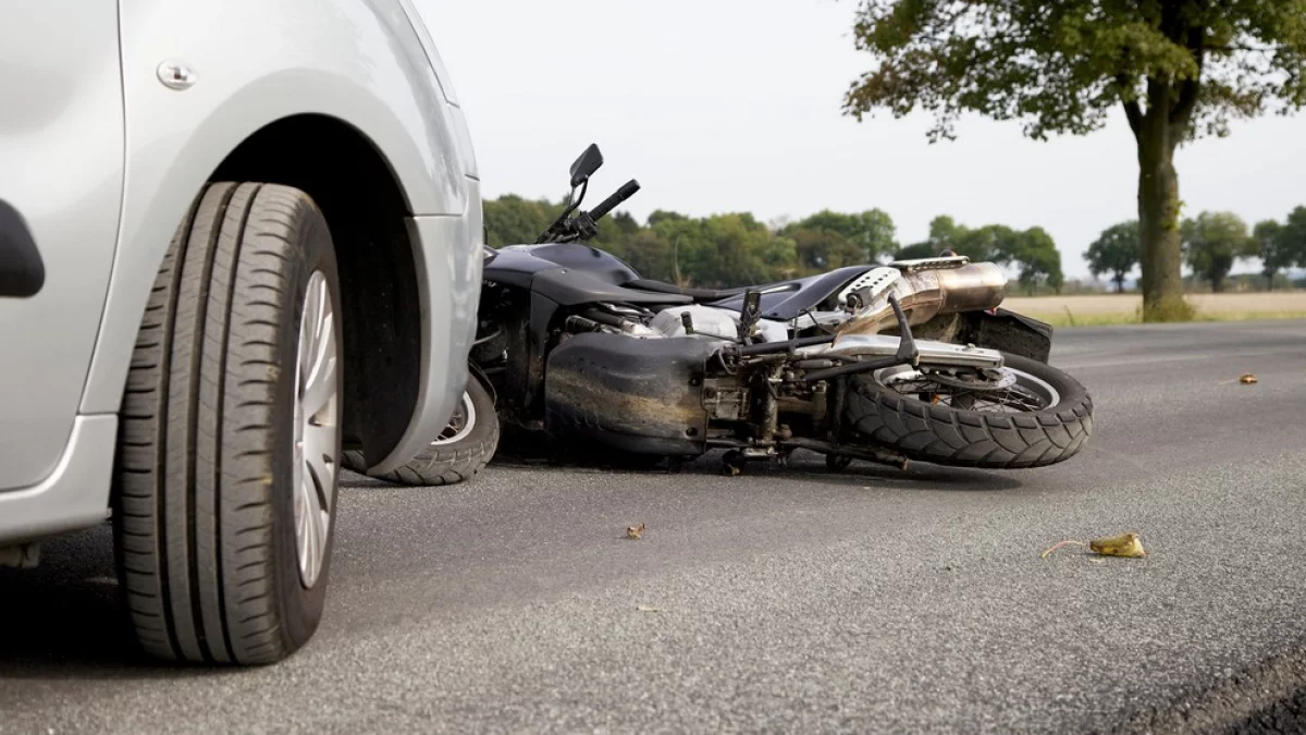 Kolejna tragedia w Wielkopolsce. Nie żyje 13-latka, jeden z kierowców uciekł z miejsca wypadku - Zdjęcie główne