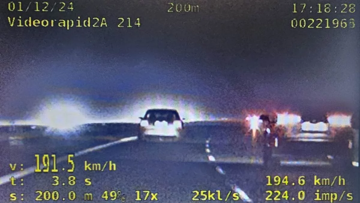 Niebezpieczna jazda we mgle. Kierowca audi pędził 200 km/h po S5 - Zdjęcie główne