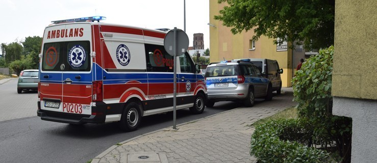 Krzyczał na łóżku. Ratowali go mundurowi, ale zmarł - Zdjęcie główne