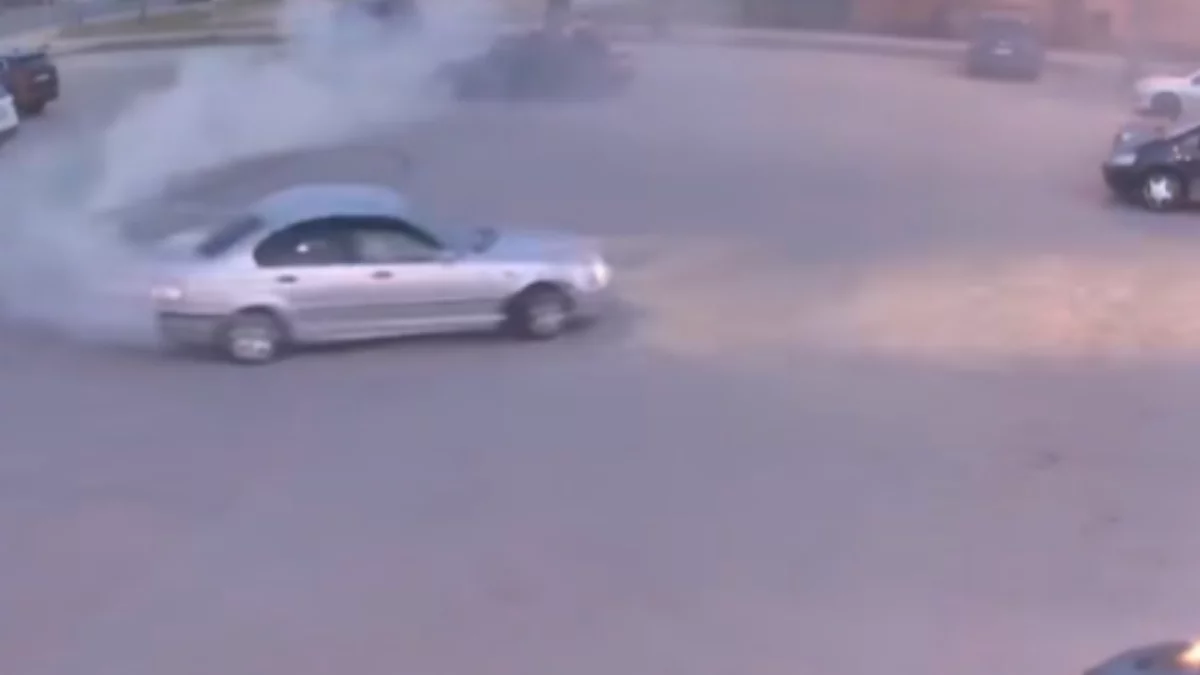 Kosztowny "drift" 18-latka w BMW. Dostał 10 000 złotych mandatu, a to jeszcze nie koniec [FILM]