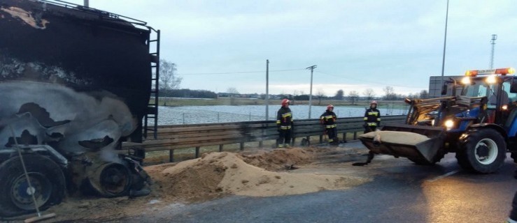 Pożar ciężarówk na wielkopolskim odcinku S5. Zapaliły się opony. Droga nieprzejezdna - Zdjęcie główne