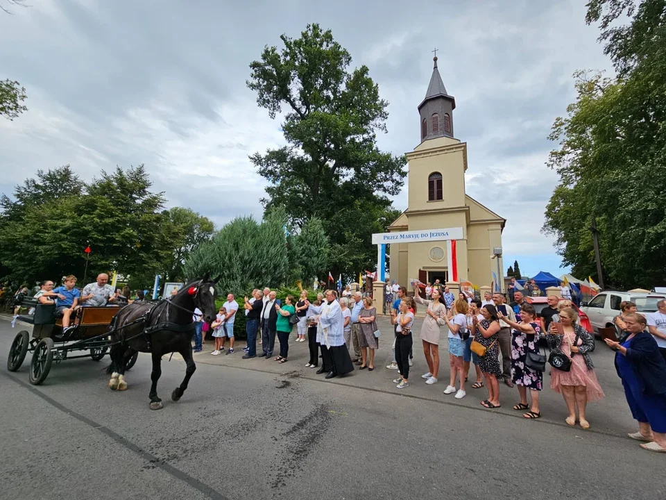 Odpust w Sanktuarium Matki Bożej Pocieszenia w Lutogniewie trwał cztery dni [ZDJĘCIA] - Zdjęcie główne