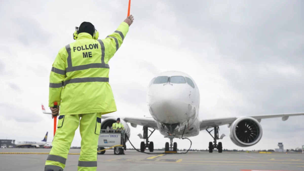 Koniec z lądowaniami w środku nocy? niedługo nowe zasady na poznańskiej Ławicy