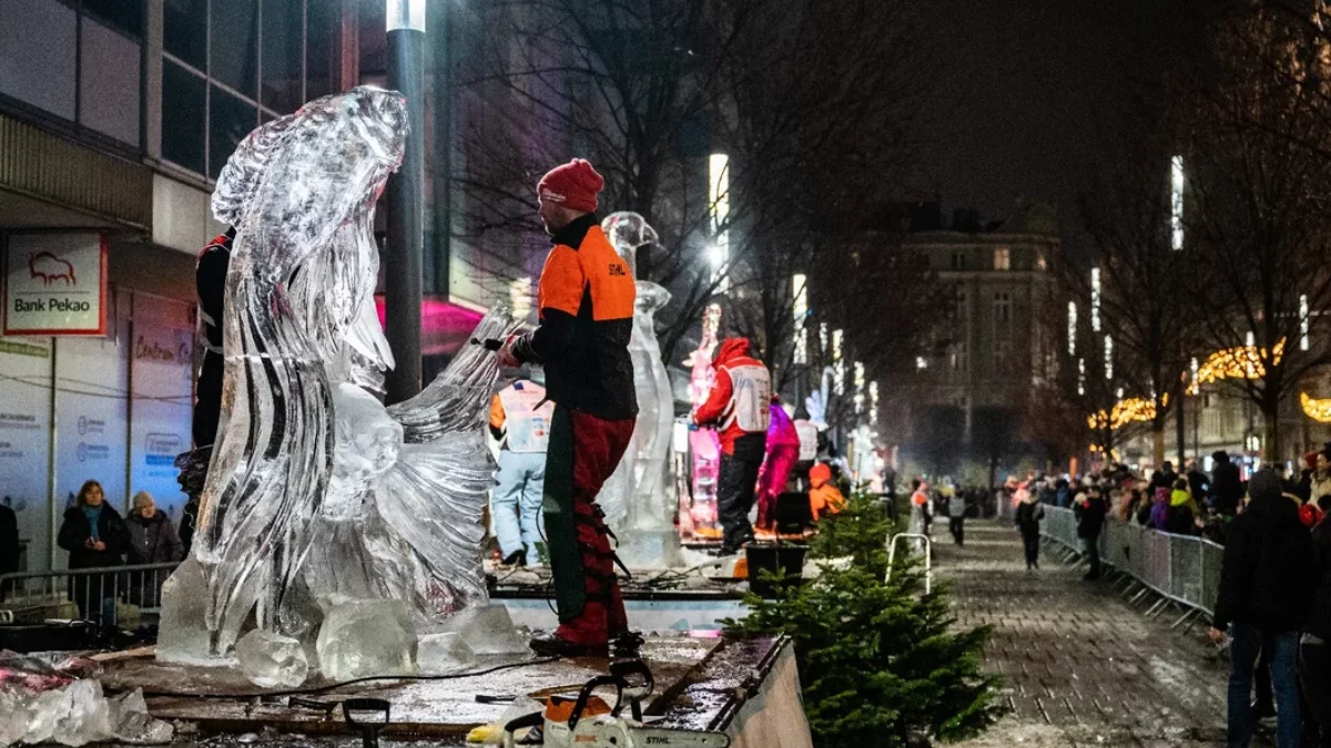 Poznań Ice Festival 2024. Lodowe rzeźby wracają na poznański rynek - Zdjęcie główne