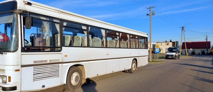 Woził dzieci do szkoły uszkodzonym autobusem - Zdjęcie główne