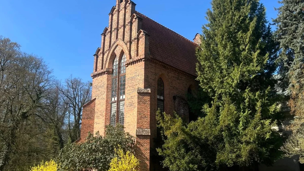 Opowiedzą o sprawach damsko-męskich w otoczeniu zabytkowego pałacu i parku