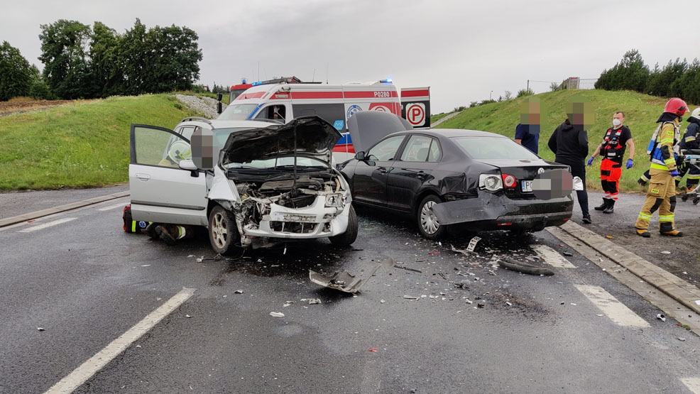 Uwaga kierowcy! Wypadek na obwodnicy Śremu. Droga wojewódzka 434 jest zablokowana - Zdjęcie główne